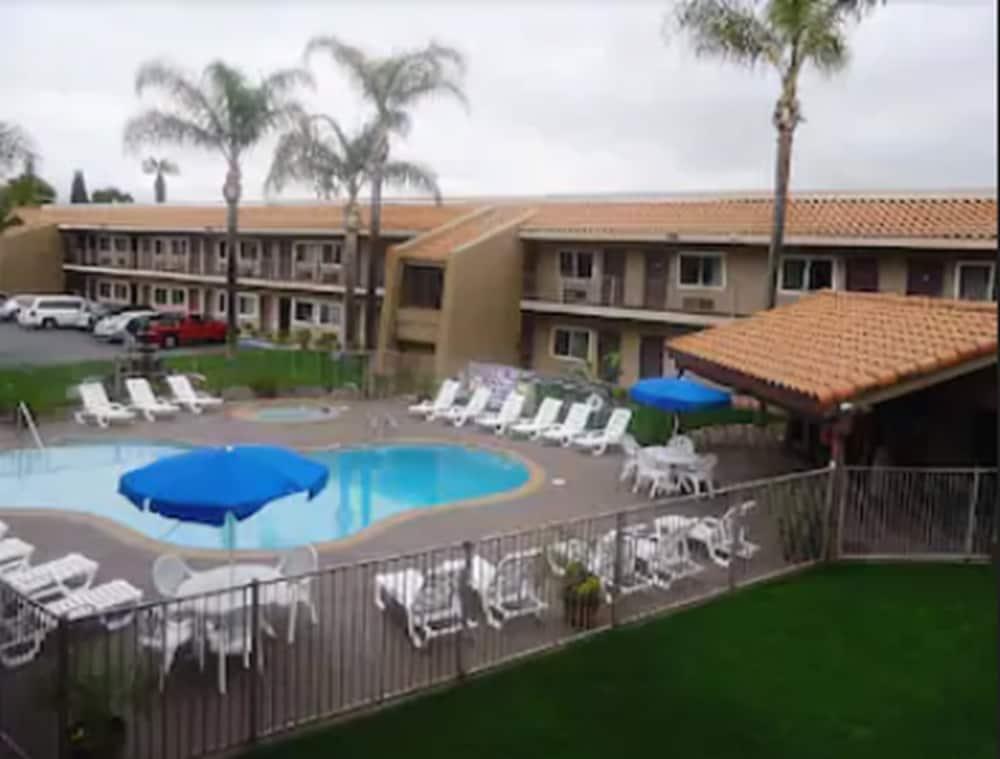 Travelodge By Wyndham Hemet Ca Kültér fotó
