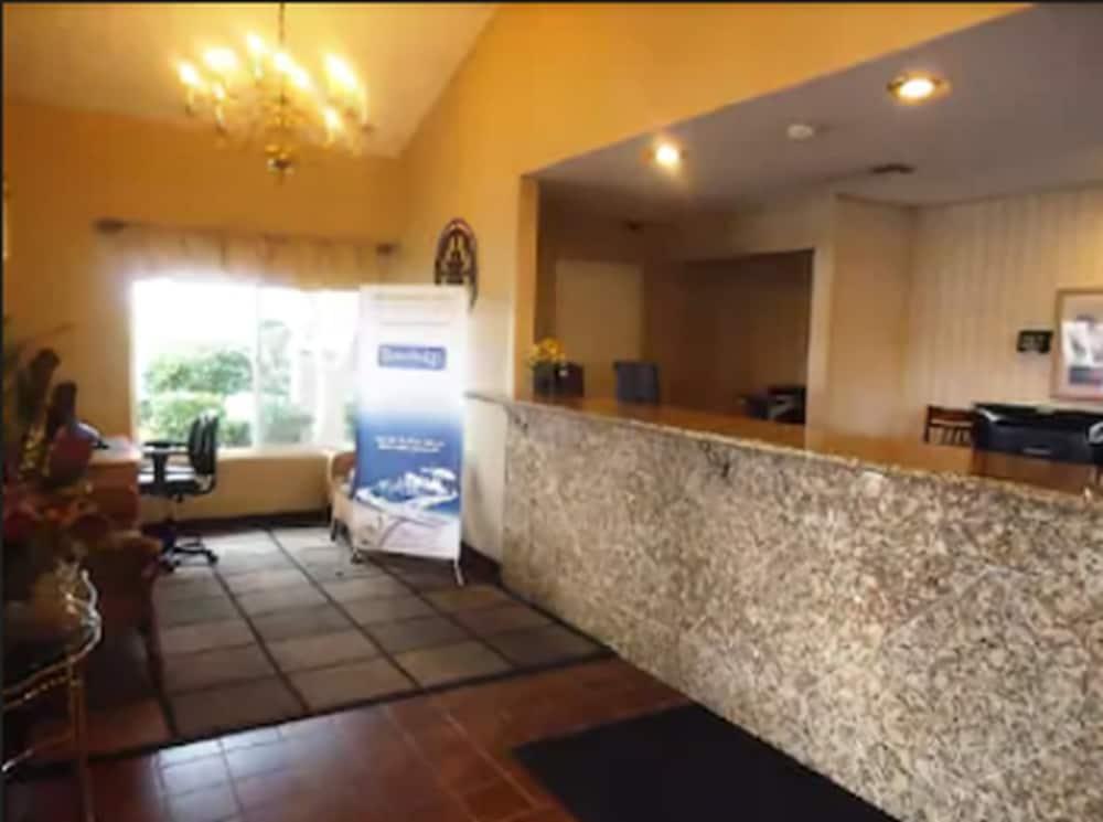 Travelodge By Wyndham Hemet Ca Beltér fotó